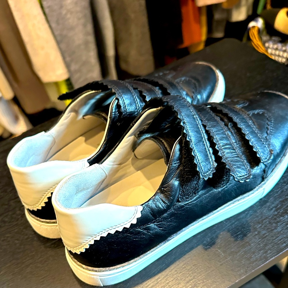 Johnson and Murphy women’s casual sneakers